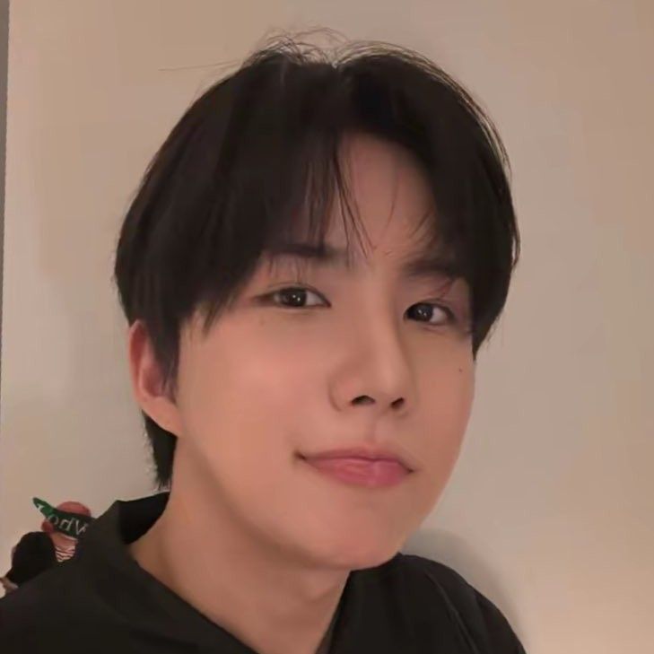 Latest photo of Wow (A.C.E)