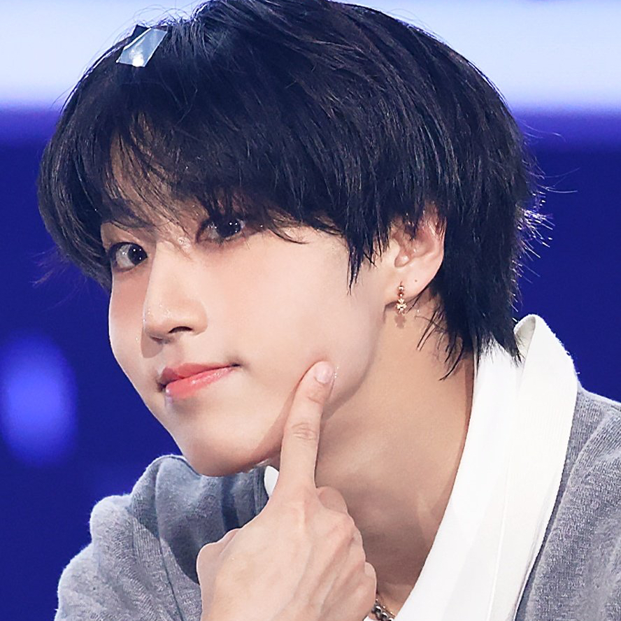 Latest photo of HAN (Stray Kids)