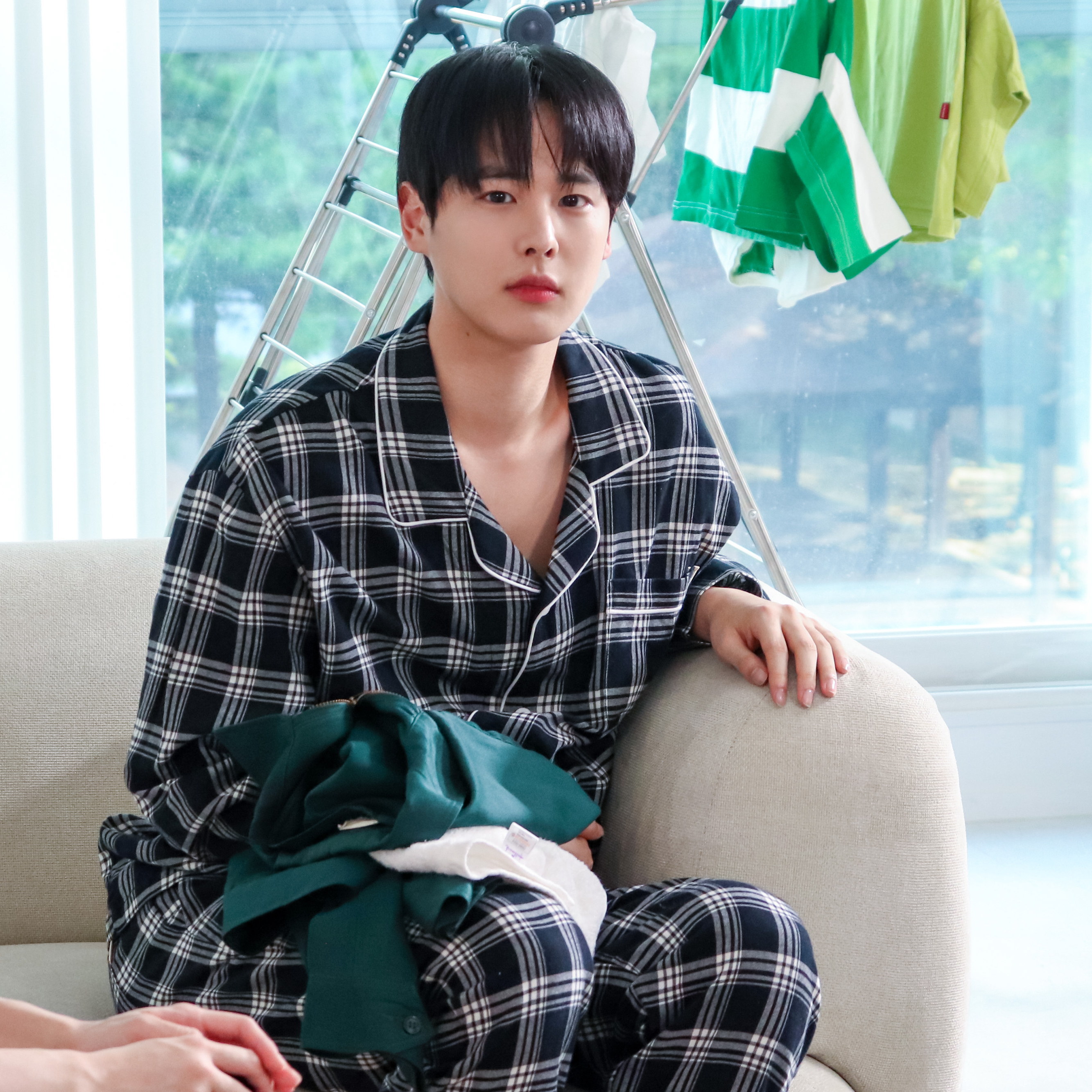 Behind-the-scenes cut of Choi Byungchan