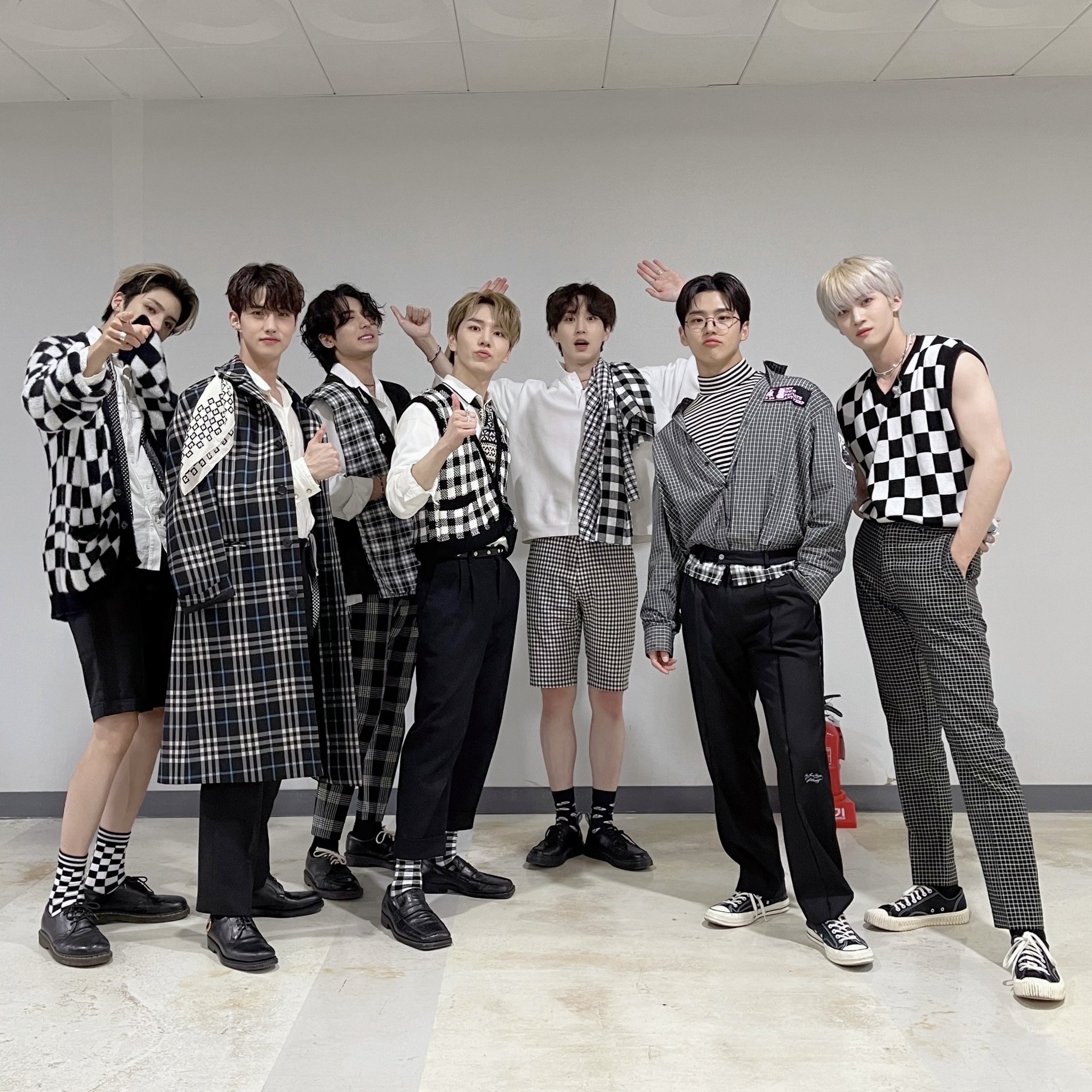 Behind-the-scenes cut of PENTAGON