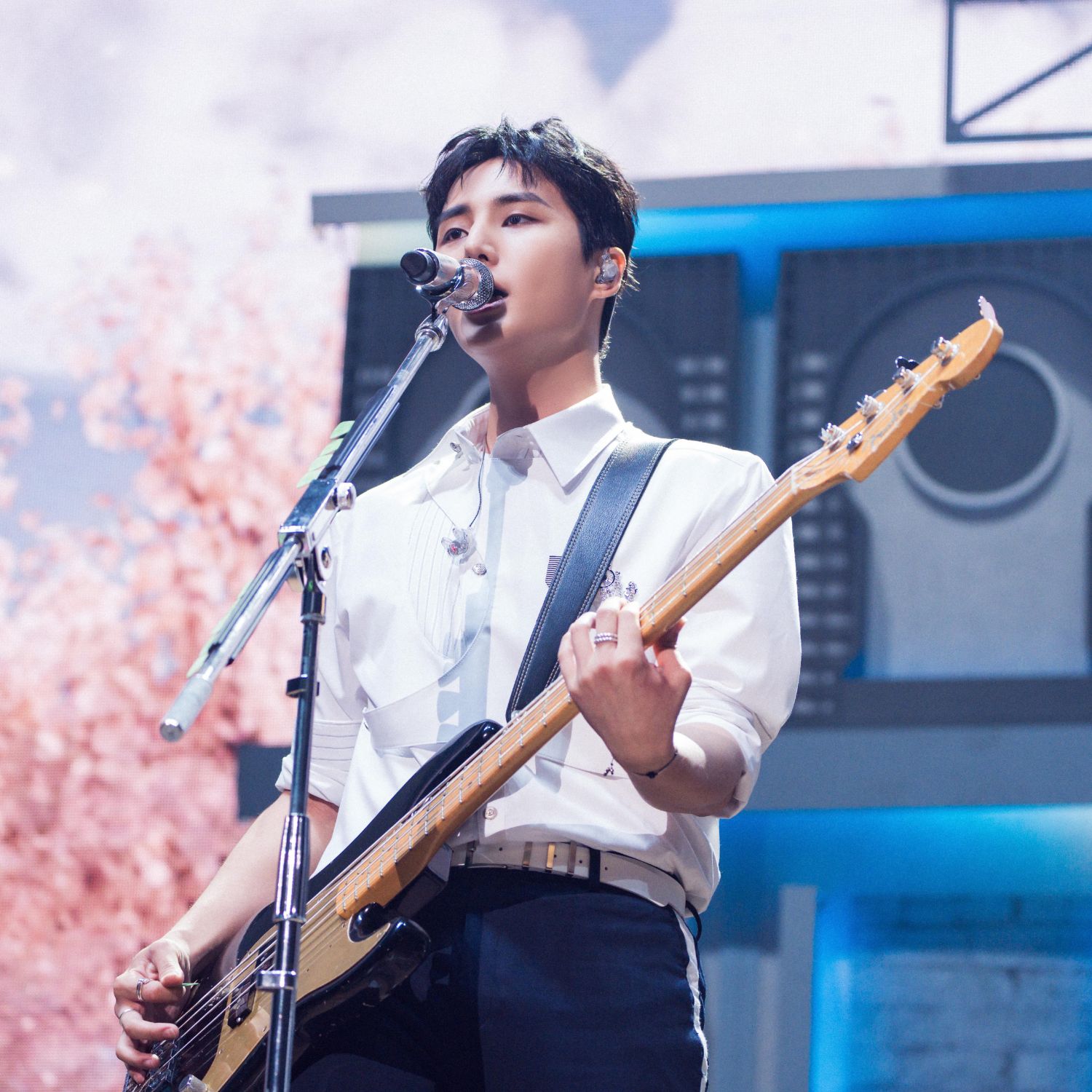 Young K (DAY6)的最新活動照片
