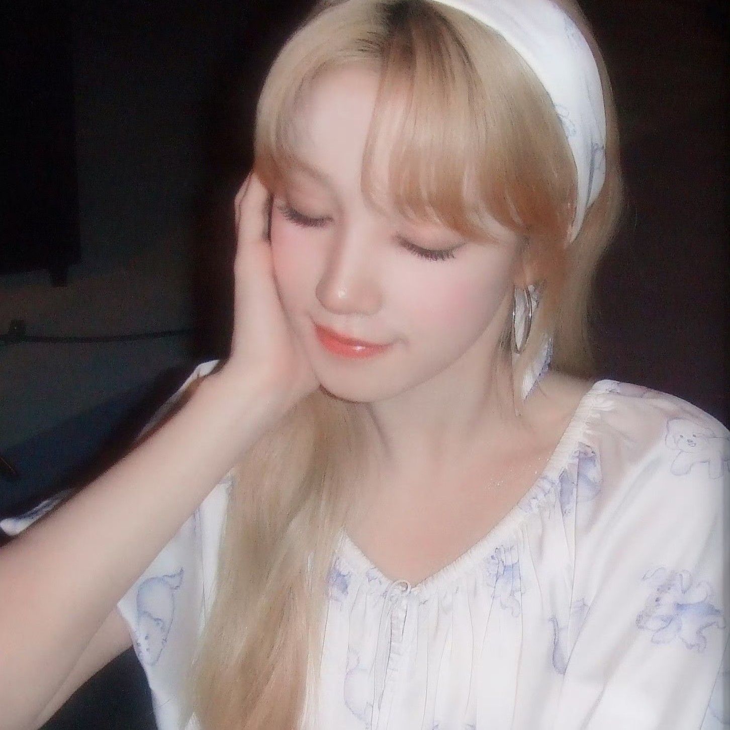 Behind-the-scenes cut of Yuqi ((G)I-DLE)