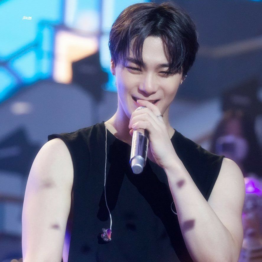 Latest photo of Moonbin (ASTRO)