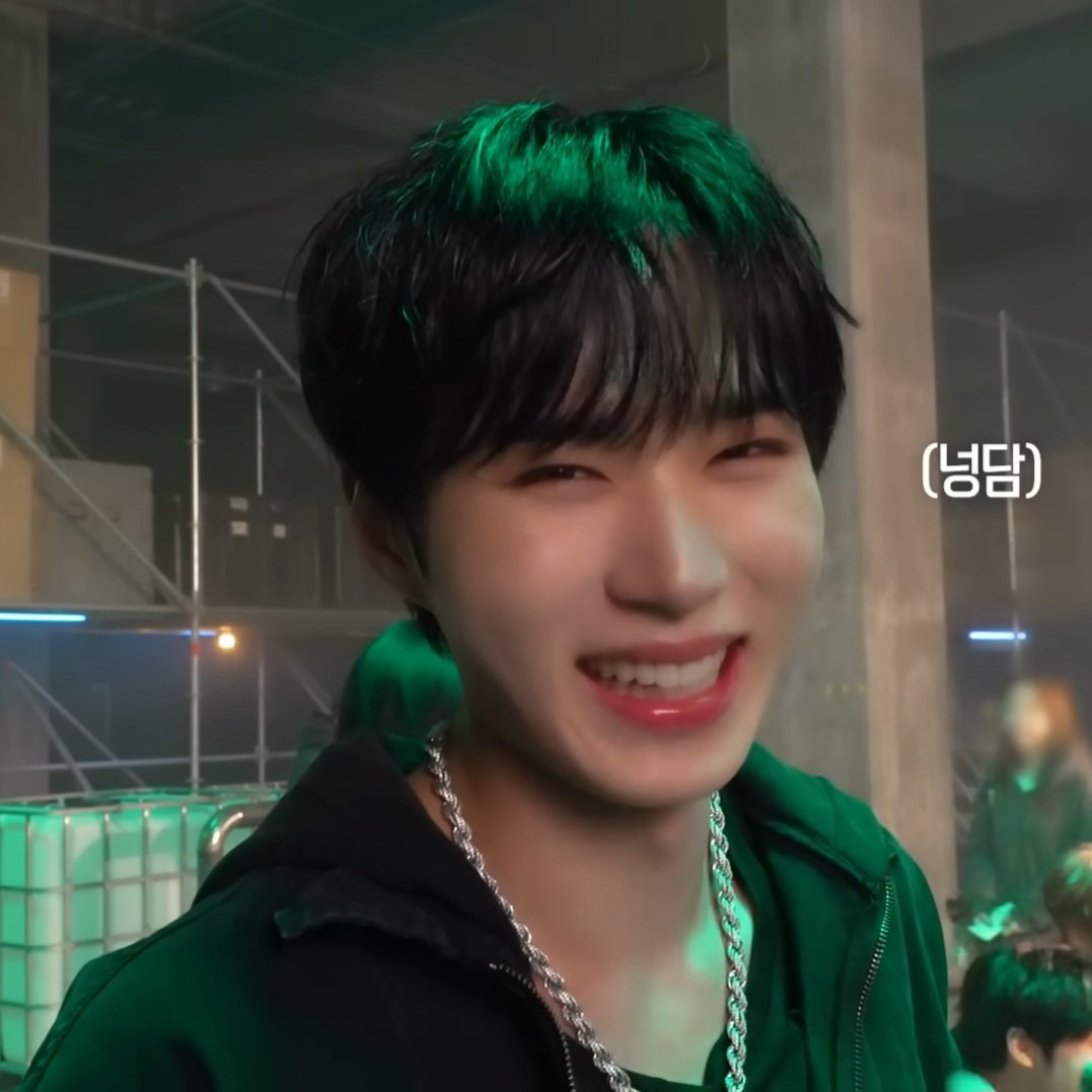 Behind-the-scenes cut of Kim Junseo (ALPHA DRIVE ONE)