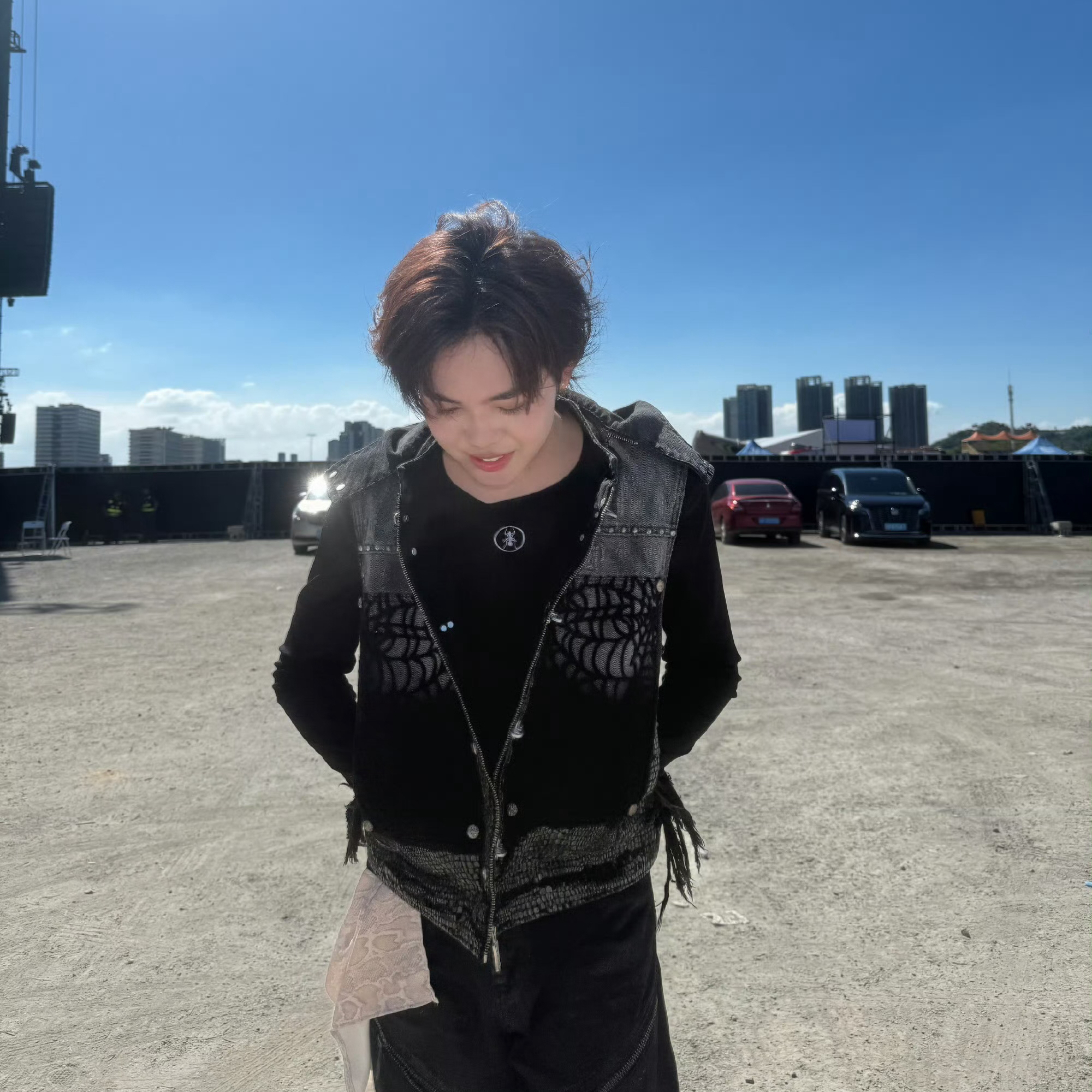 Behind-the-scenes cut of THI-O (NexT1DE)
