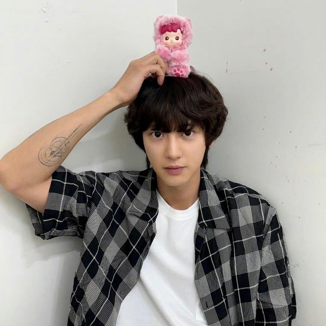 Latest photo of Chanyeol (EXO)