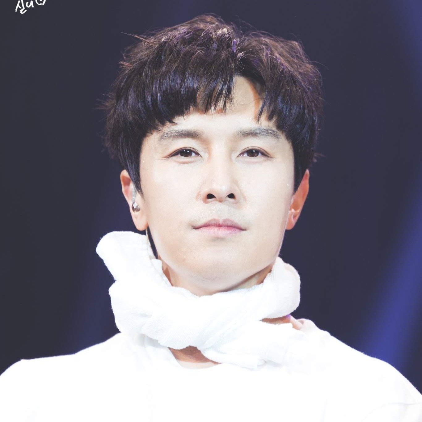 Behind-the-scenes cut of Kim Dongwan (SHINHWA)