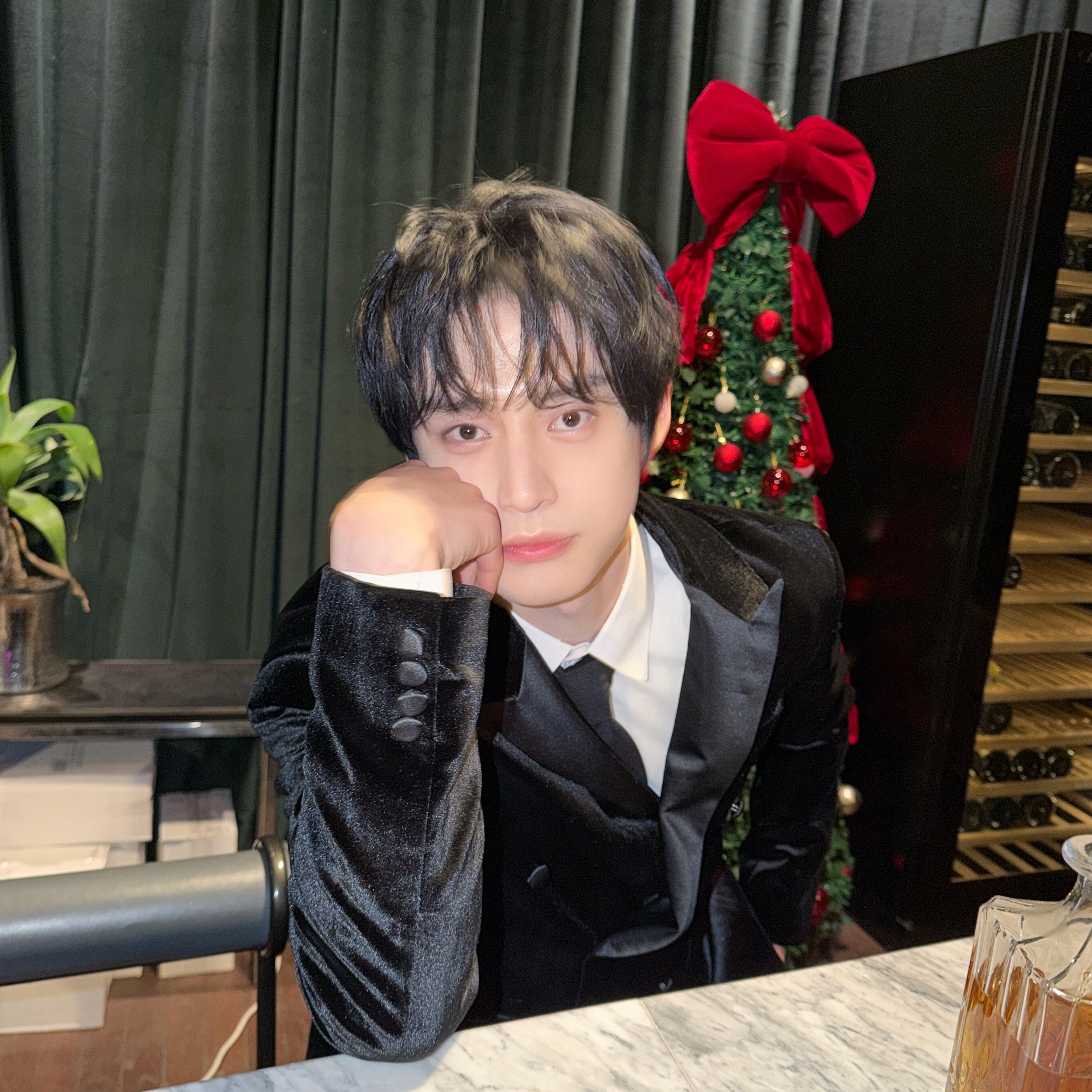 A moment captured by Kim Jiwoong (ZEROBASEONE)'s fan