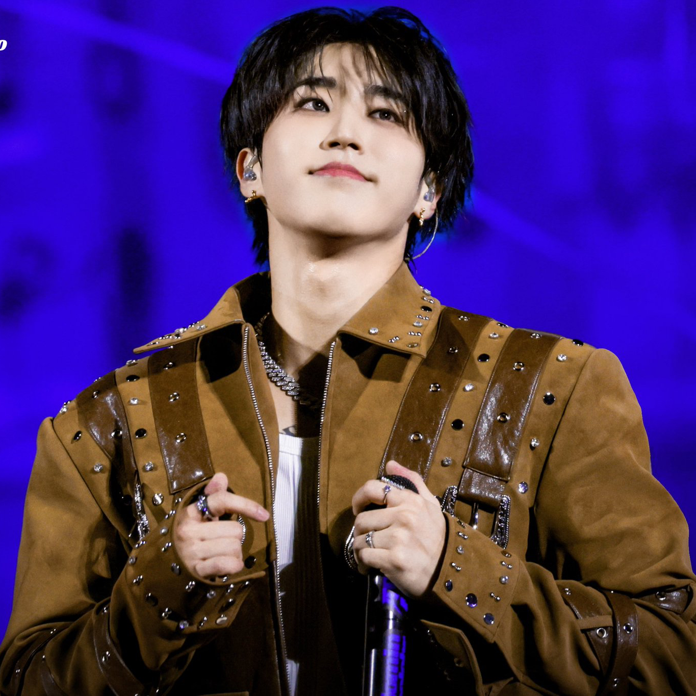 Behind-the-scenes cut of HAN (Stray Kids)