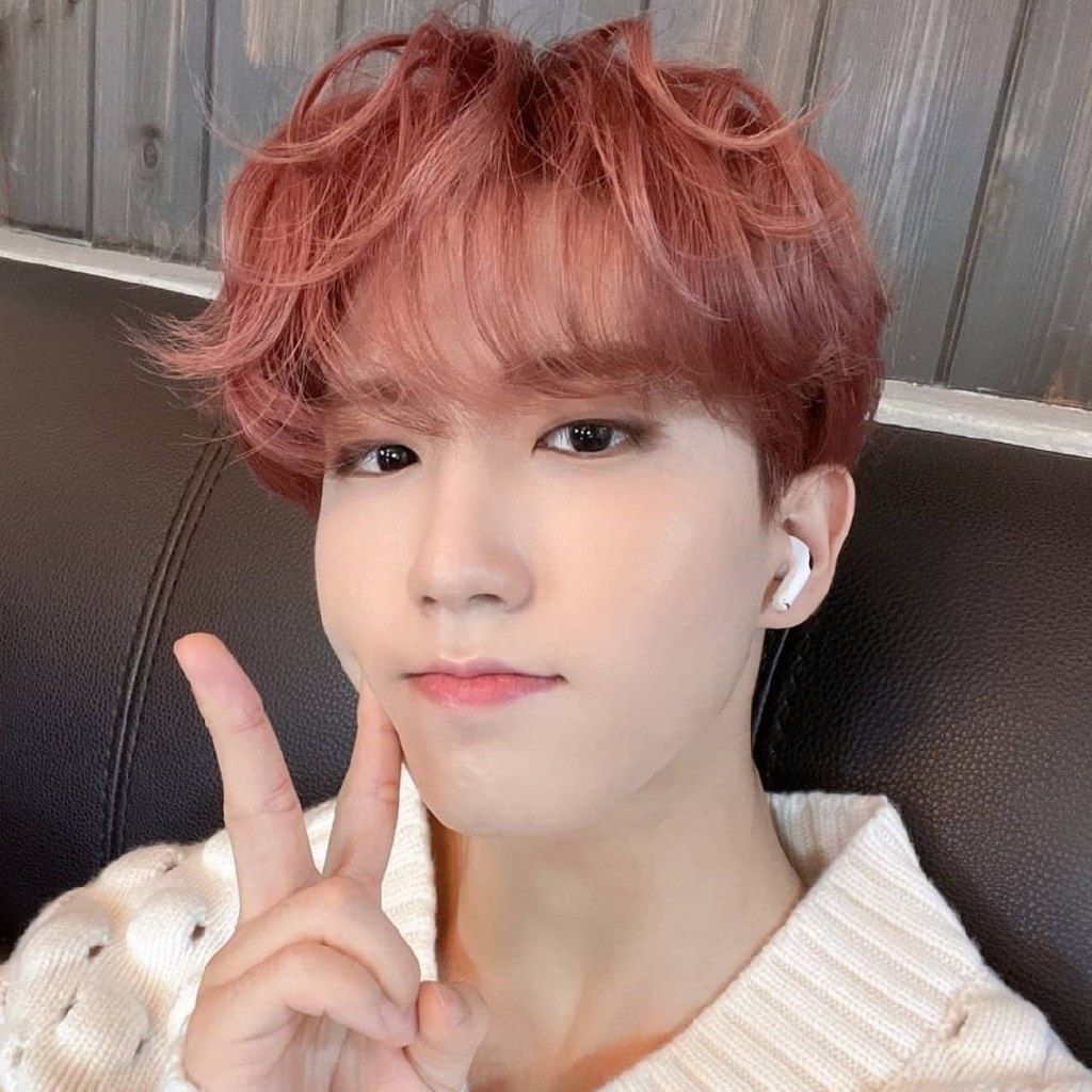 Behind-the-scenes cut of HAN (Stray Kids)