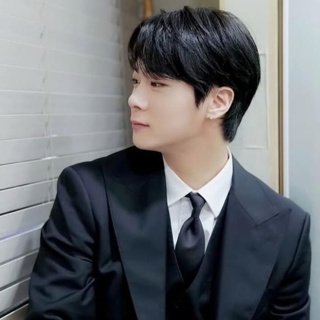 Behind-the-scenes cut of Moonbin (ASTRO)