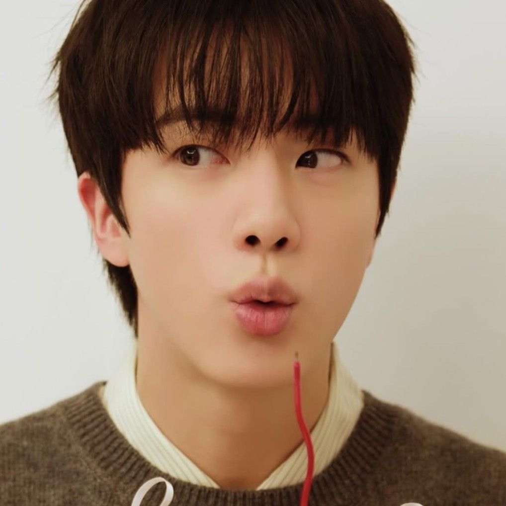 Foto aktivitas terbaru Jin (BTS)