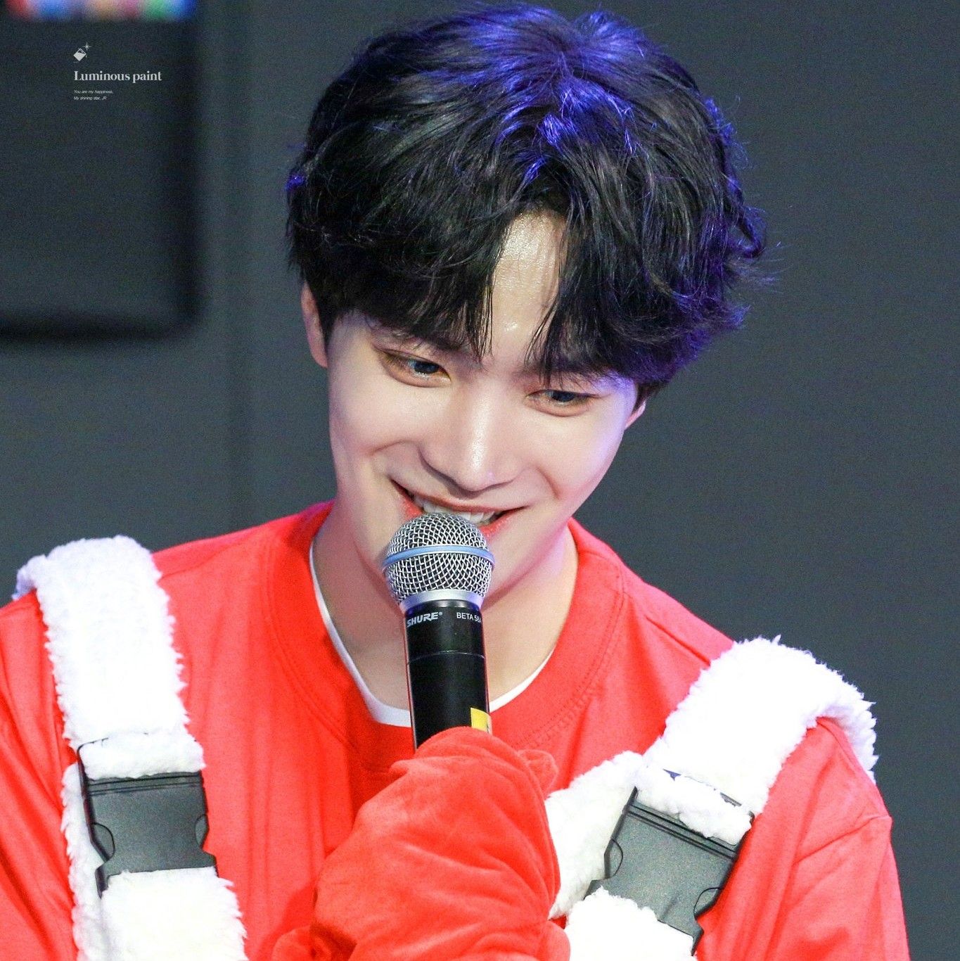 Behind-the-scenes cut of Kim Jonghyeon