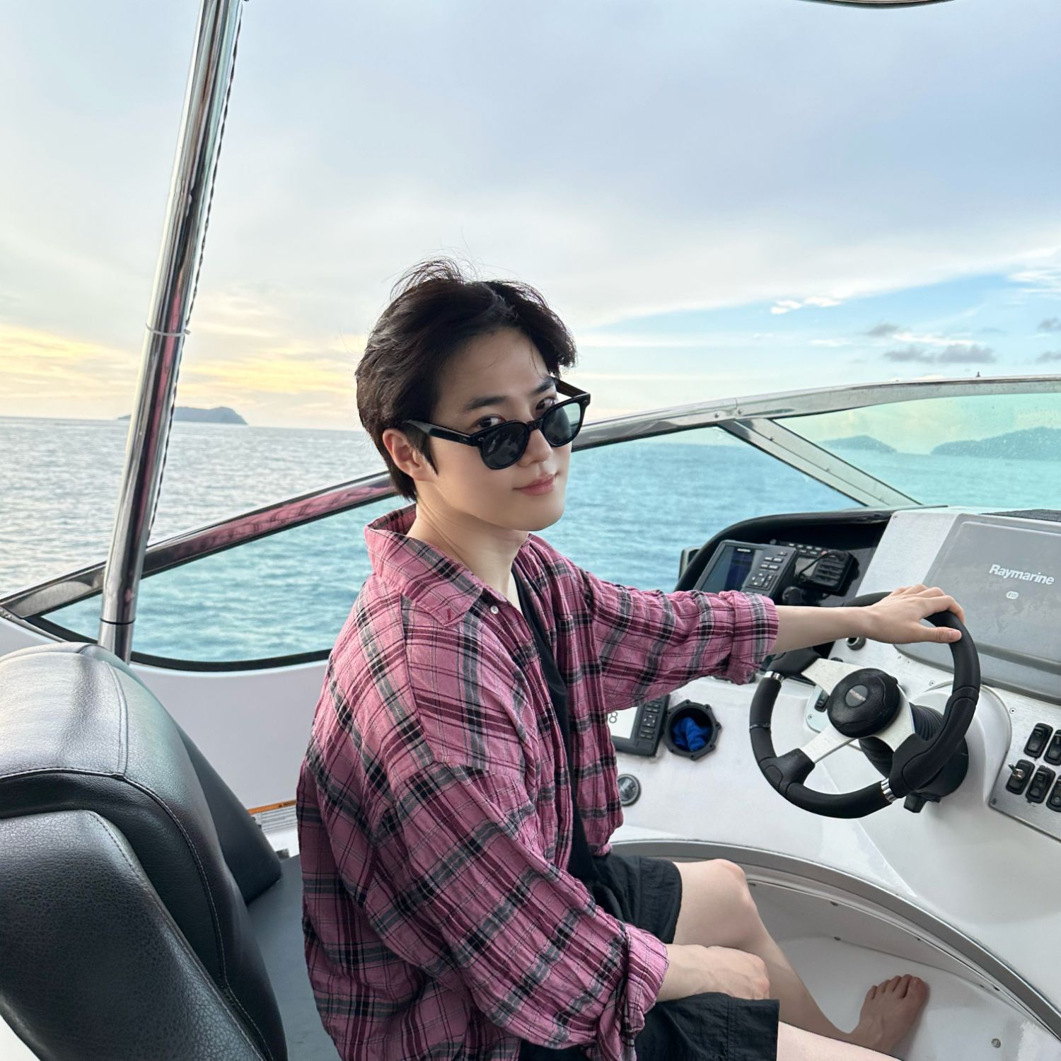 Behind-the-scenes cut of Suho (EXO)