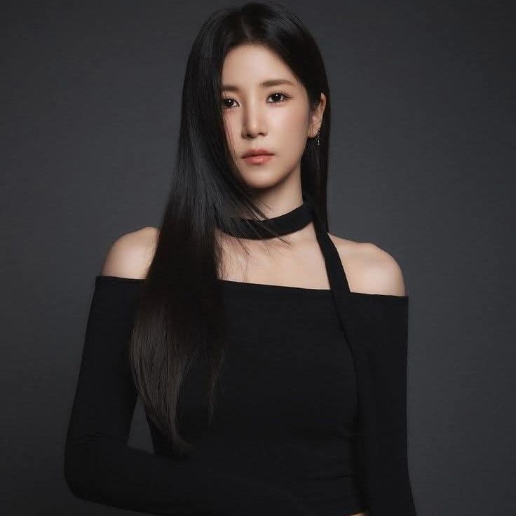 Recent activity shot of Park Chorong (Apink)