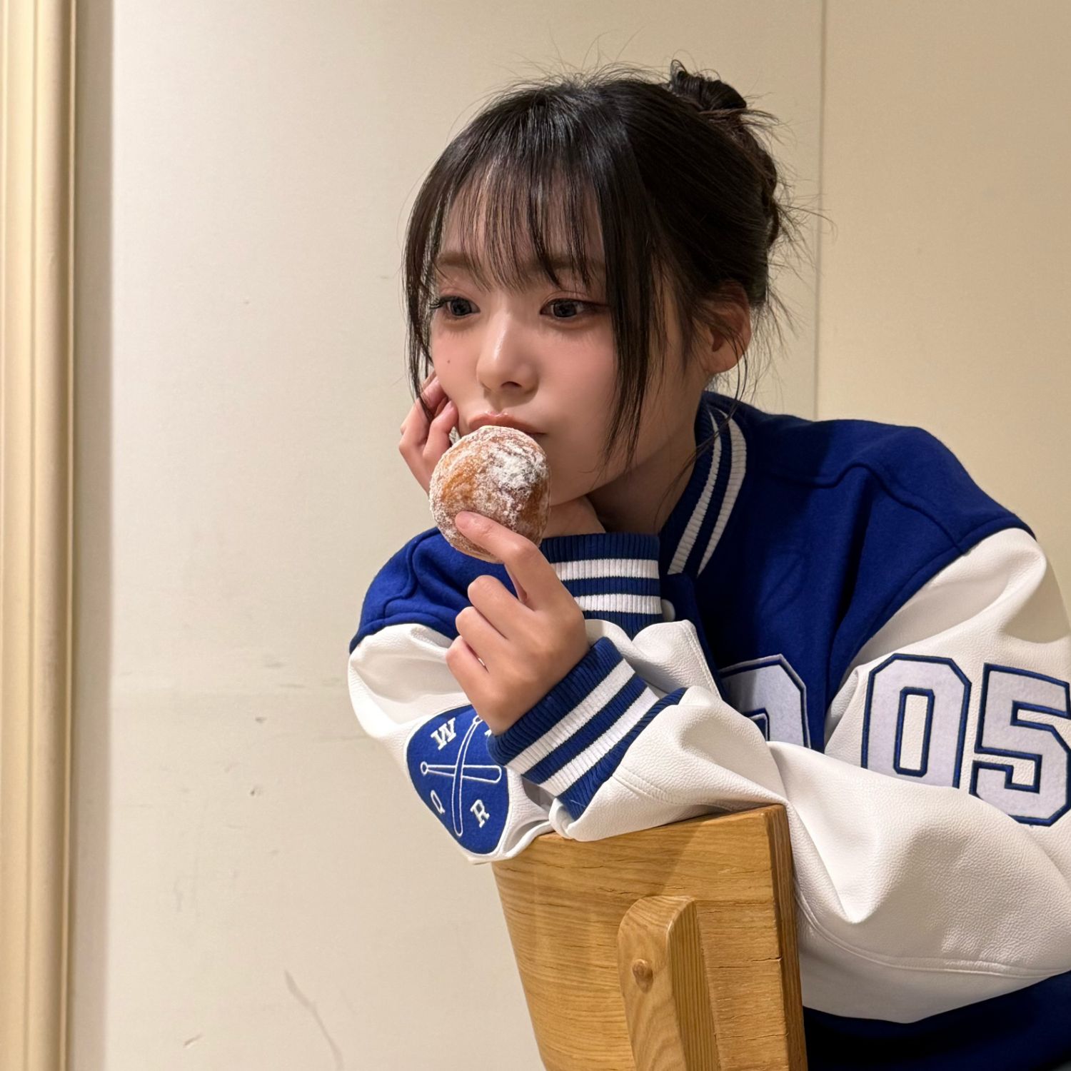 Behind-the-scenes cut of QWER