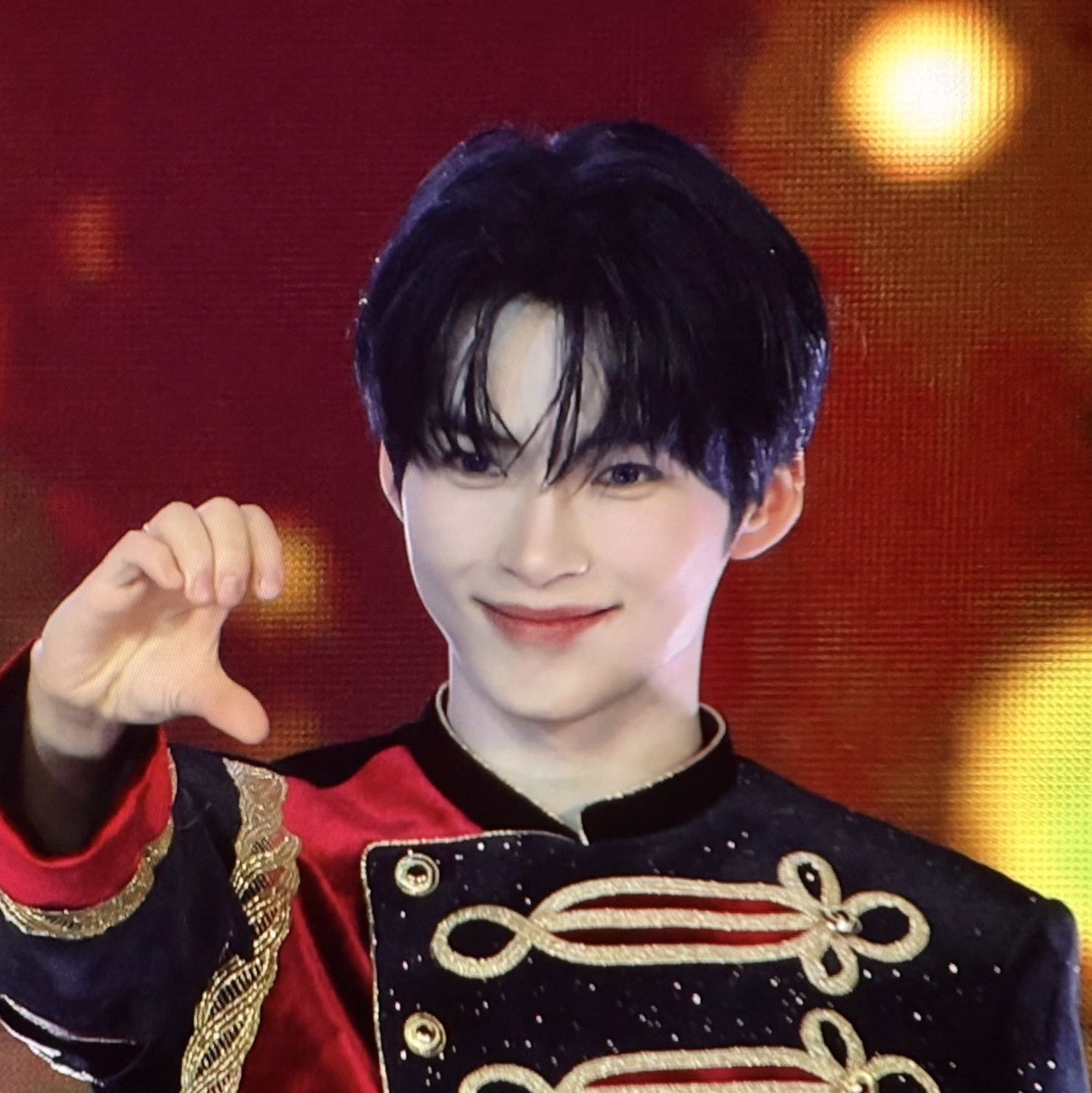 Behind-the-scenes cut of Sung Hanbin (ZEROBASEONE)