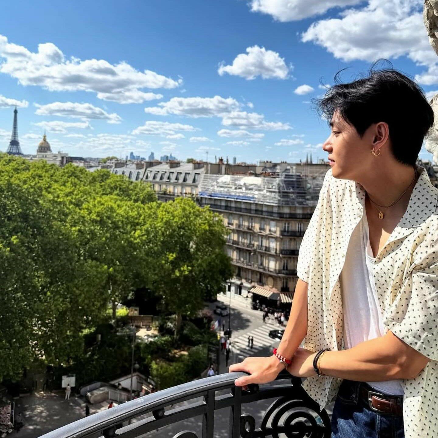A moment captured by V (BTS)'s fan