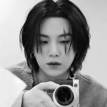 슈가 (방탄소년단) 최근 활동샷