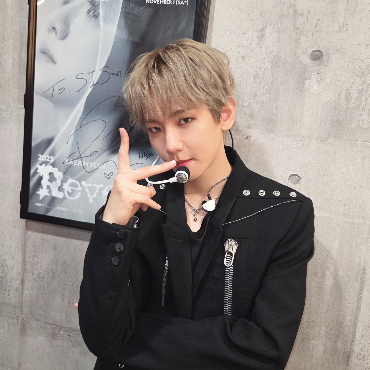 백현 (EXO)의 최신 사진