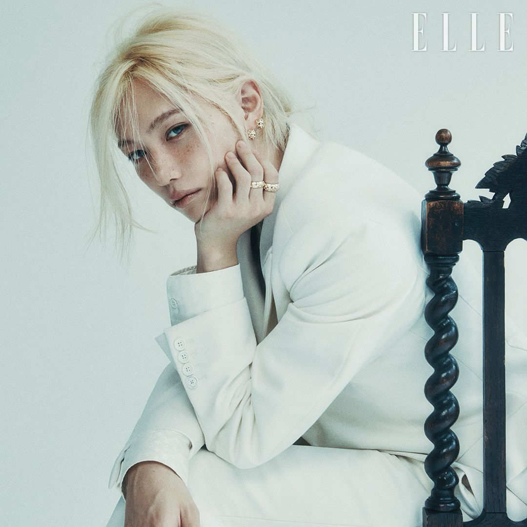 Latest photo of Felix (Stray Kids)