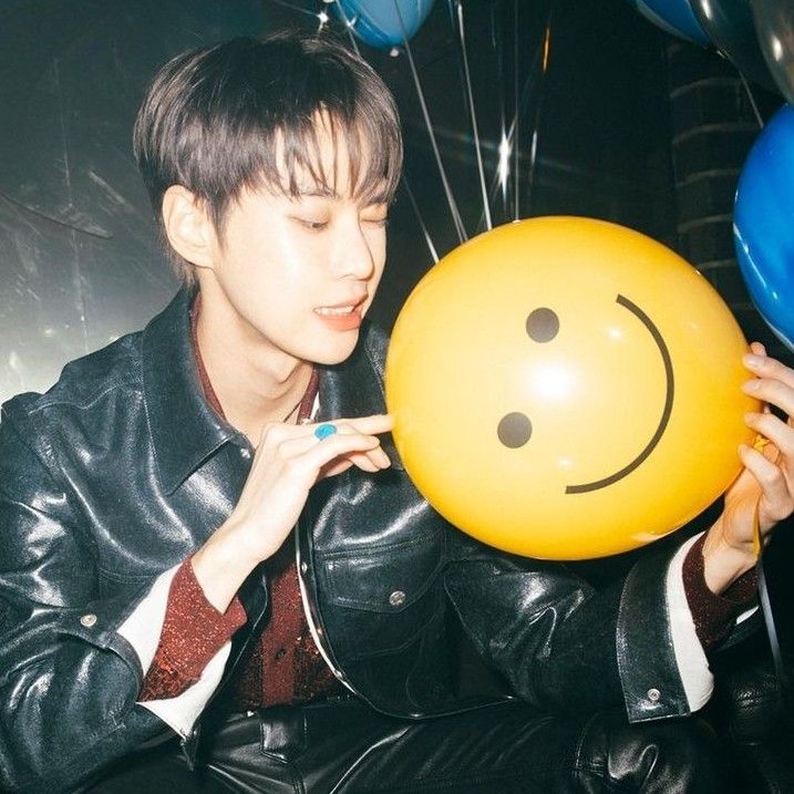 A moment captured by Doyoung (NCT 127)'s fan