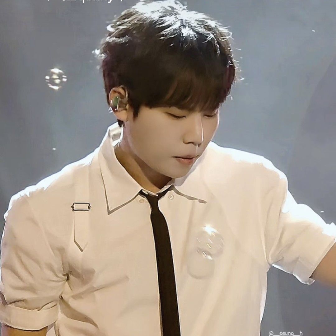A moment captured by Jung Seunghwan's fan