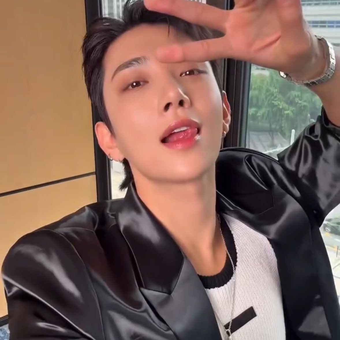 Latest photo of Joshua (SEVENTEEN)