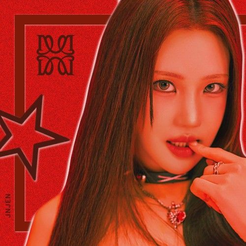 Behind-the-scenes cut of Joo E (MOMOLAND)