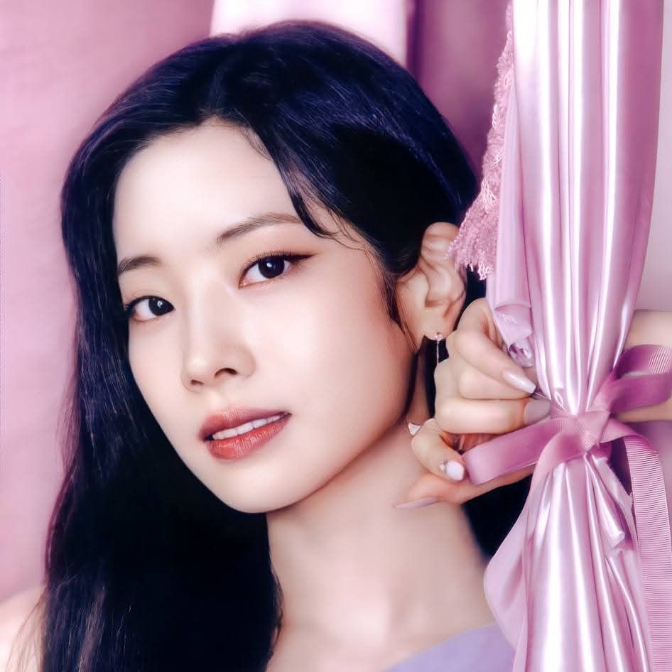 Foto aktivitas terbaru Dahyun (TWICE)