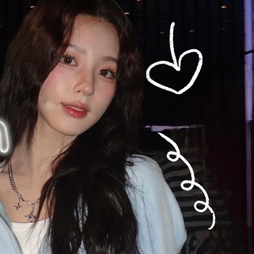 Recent activity shot of Miyeon (i-dle)