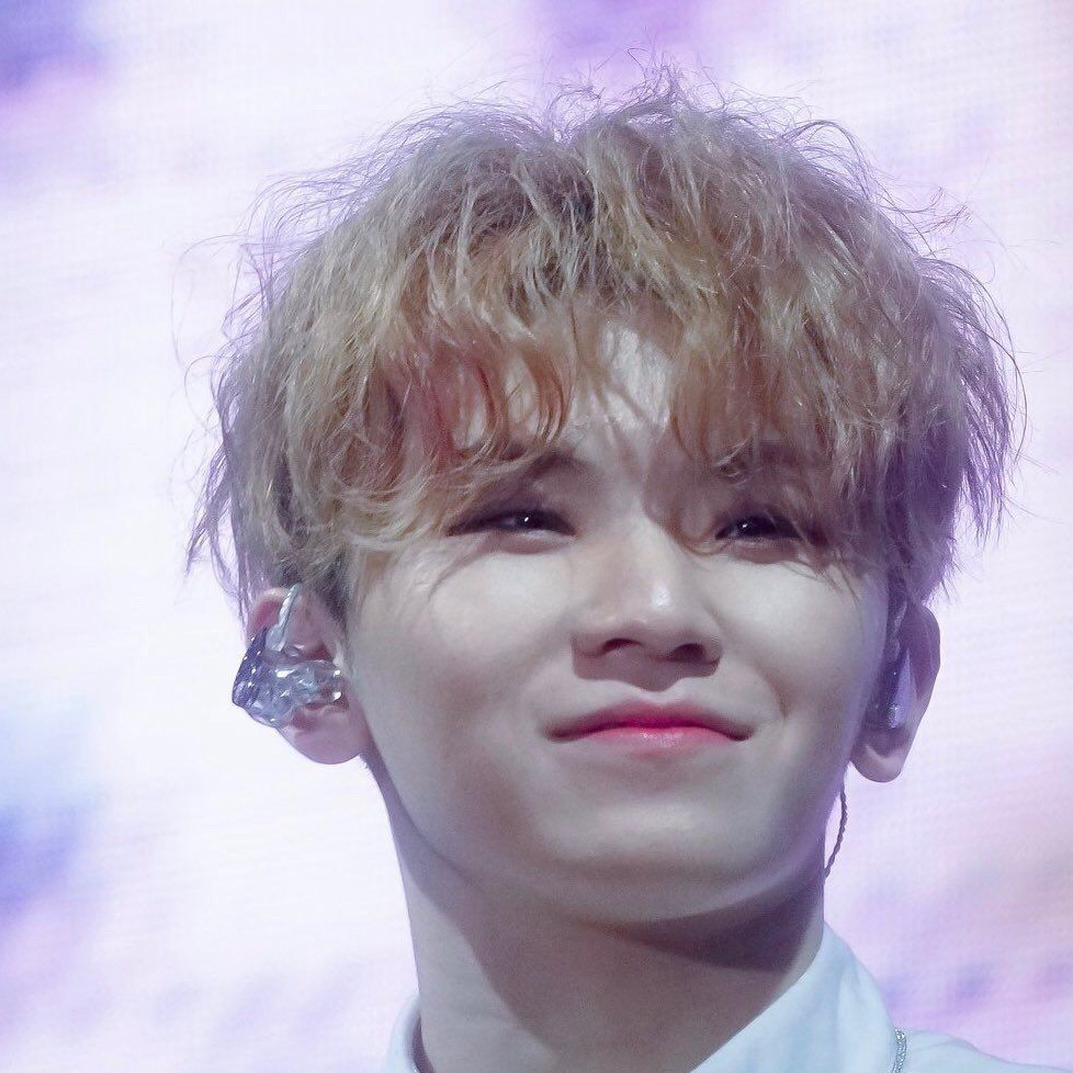 Woozi (SEVENTEEN)的最新照片