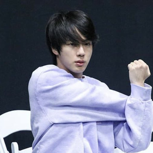 Momen yang diabadikan oleh penggemar Jin (BTS)