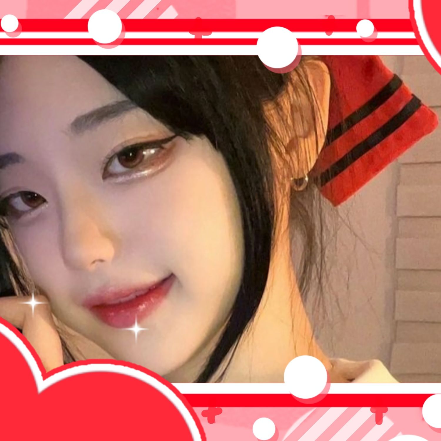 Behind-the-scenes cut of Hina (QWER)