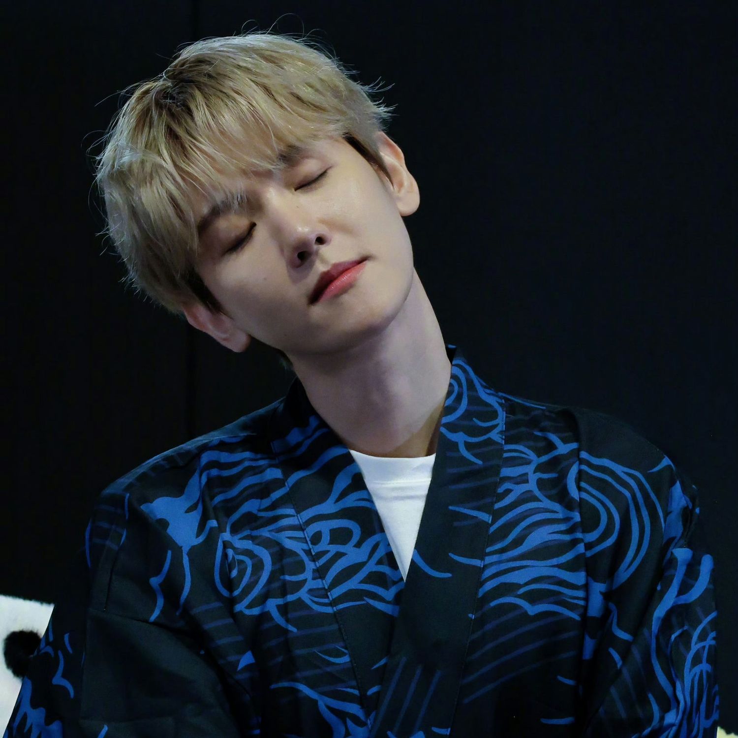 백현 (EXO)의 최신 사진