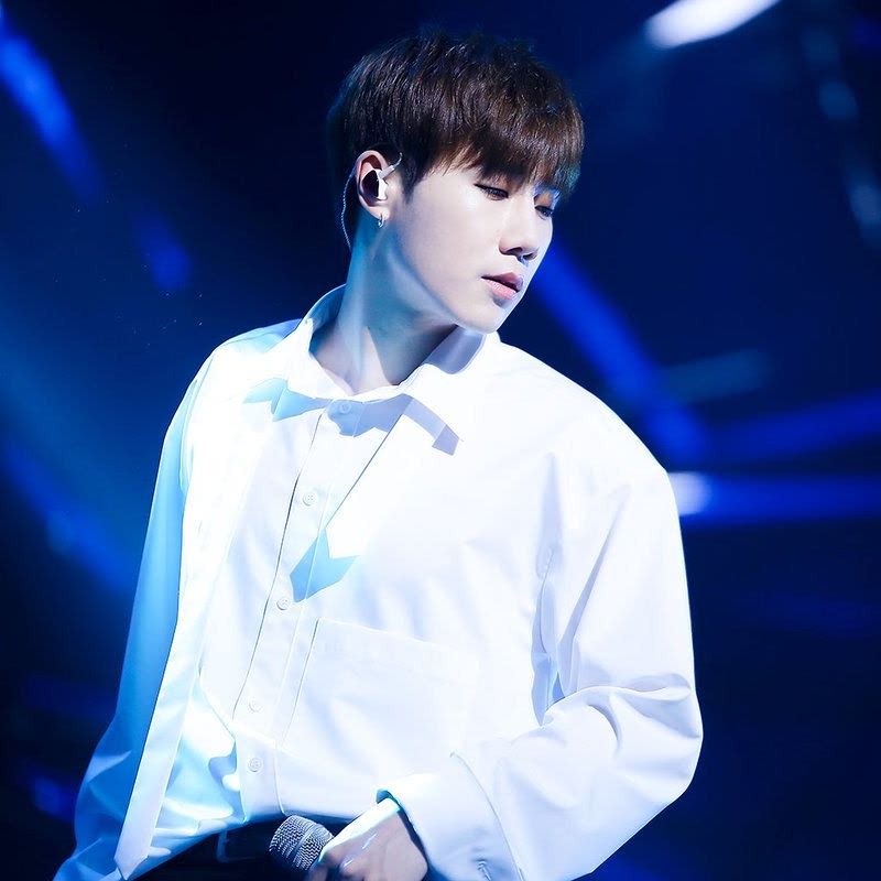 Behind-the-scenes cut of Sungkyu (INFINITE)