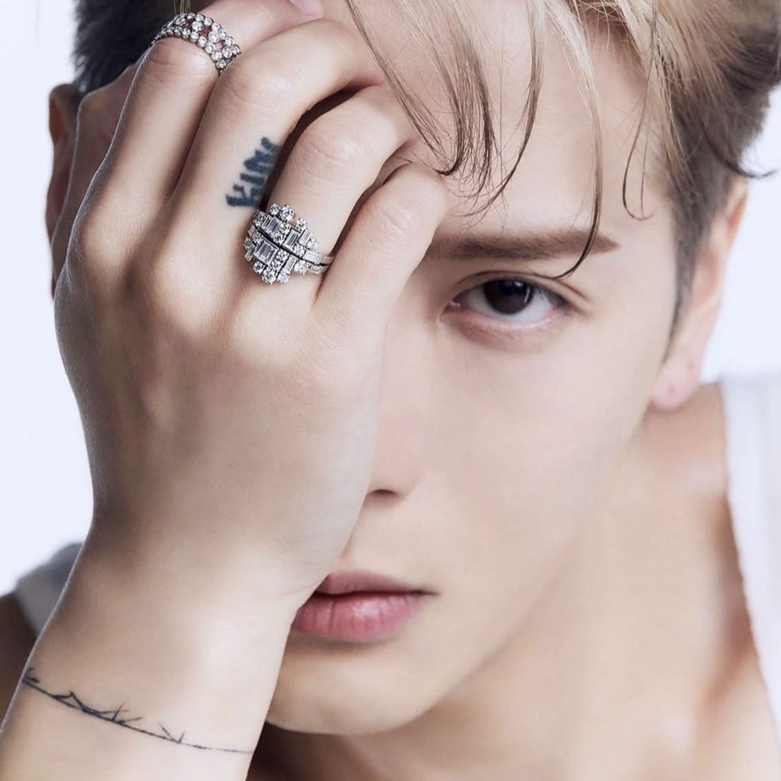 Behind-the-scenes cut of Jackson (GOT7)