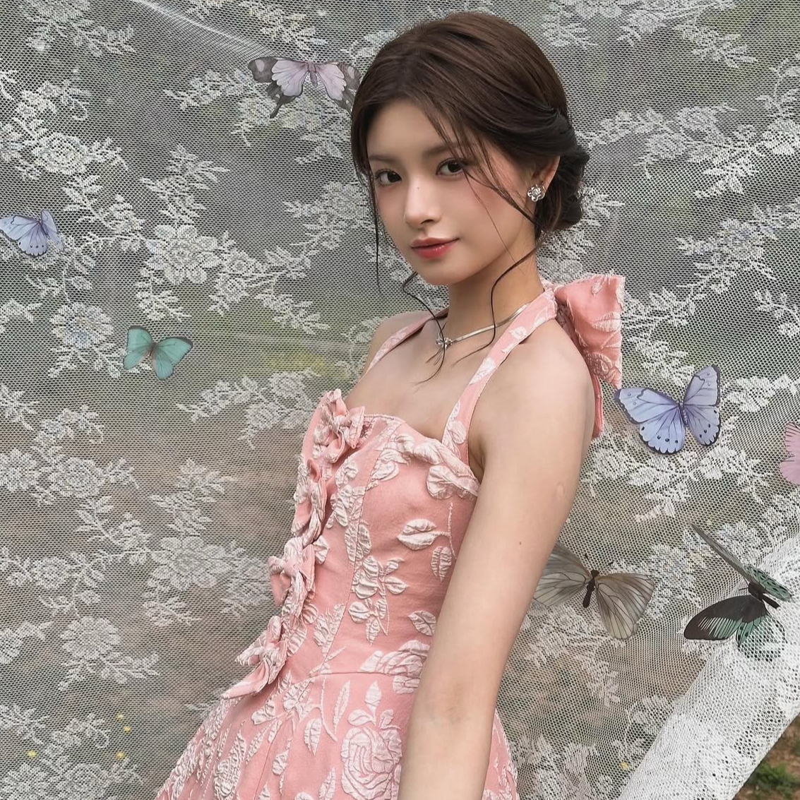 Recent activity shot of Yiren (EVERGLOW)