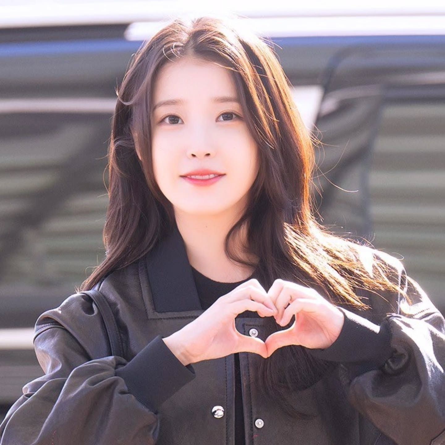 Behind-the-scenes cut of IU