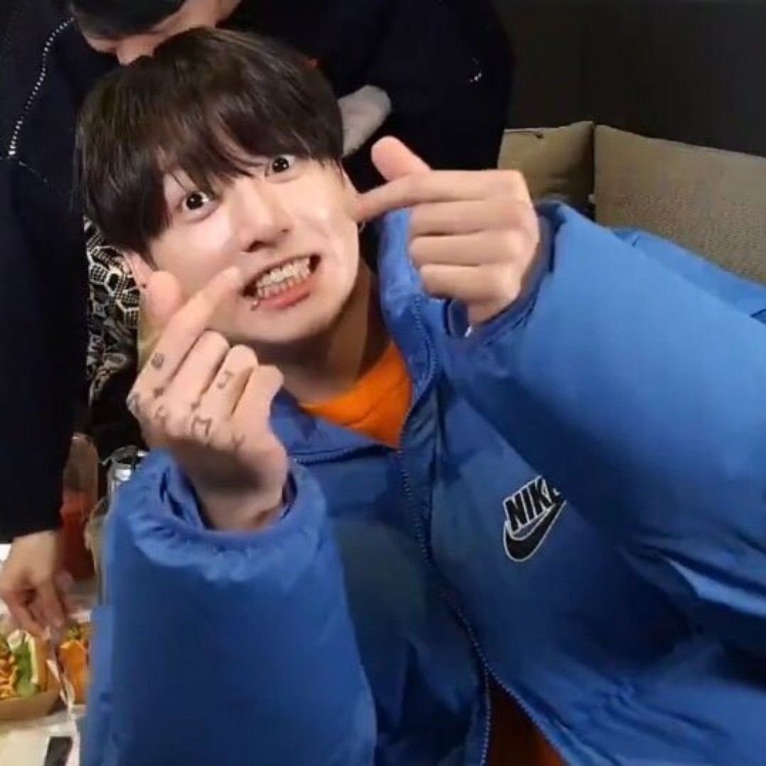 Momen yang diabadikan oleh penggemar Jungkook (BTS)