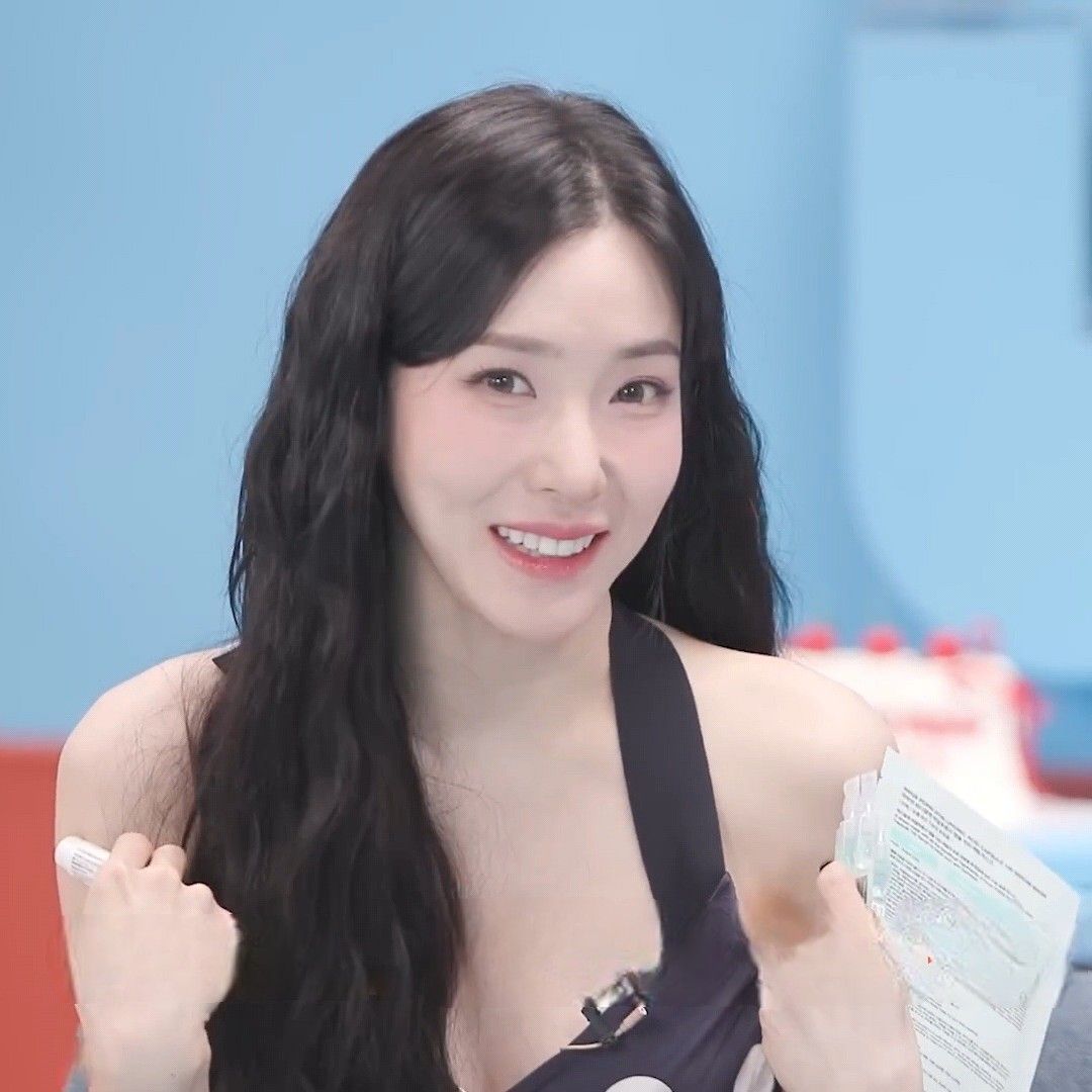 Latest photo of Tiffany Young (Girls' Generation)