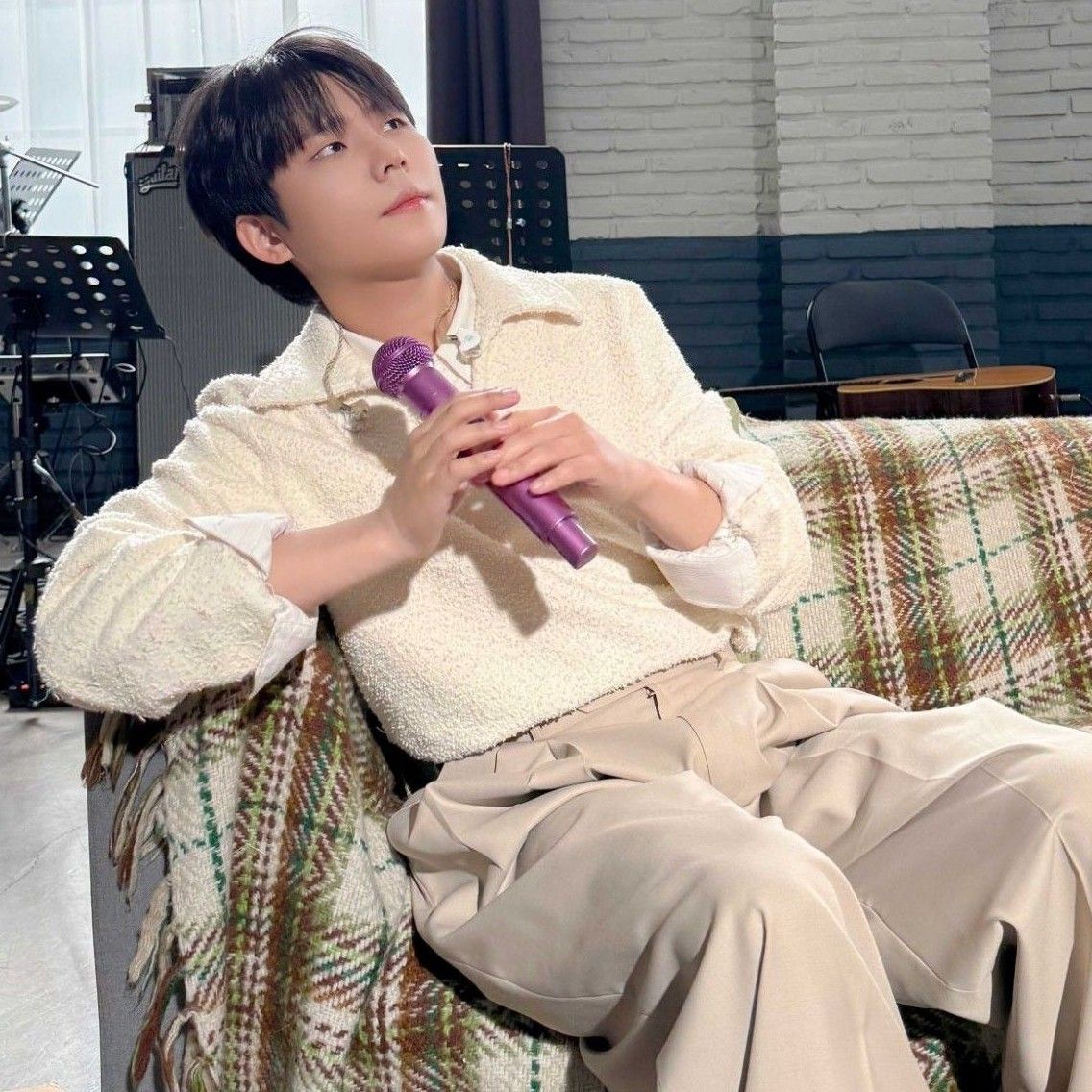 A moment captured by Jung Seunghwan's fan