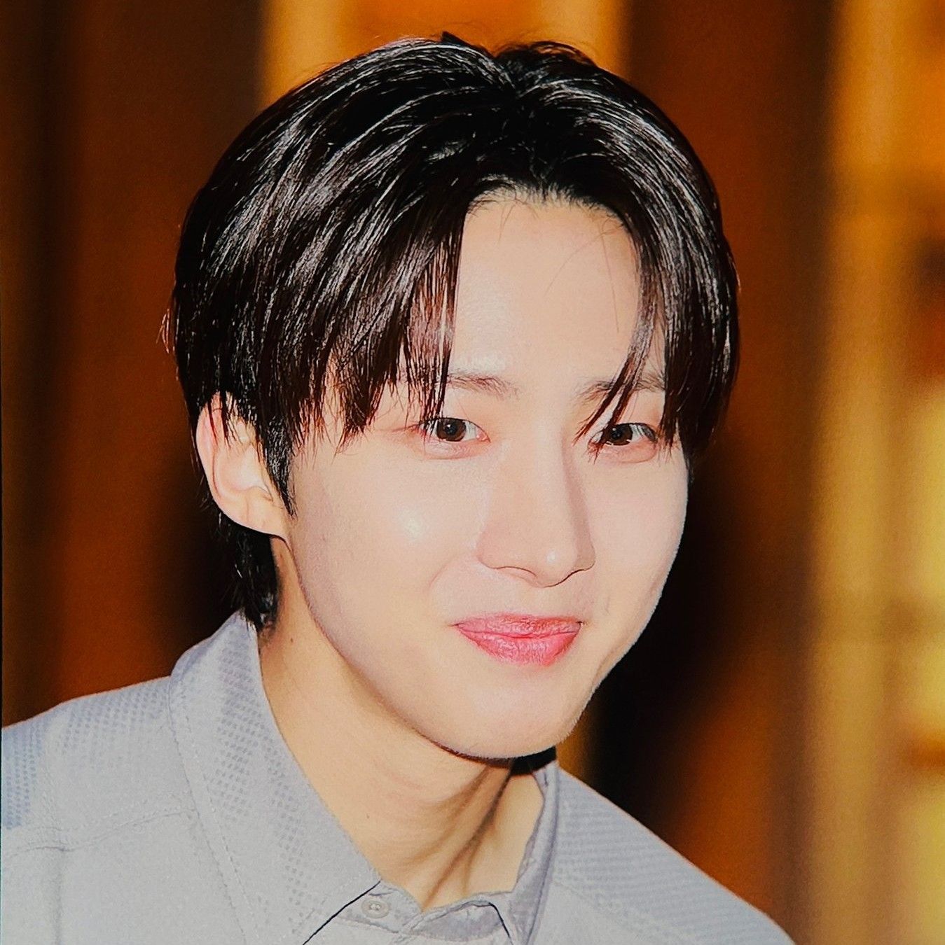 A moment captured by Hui (PENTAGON)'s fan