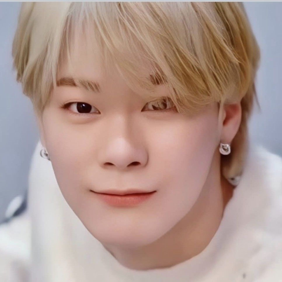 Behind-the-scenes cut of Moonbin (ASTRO)
