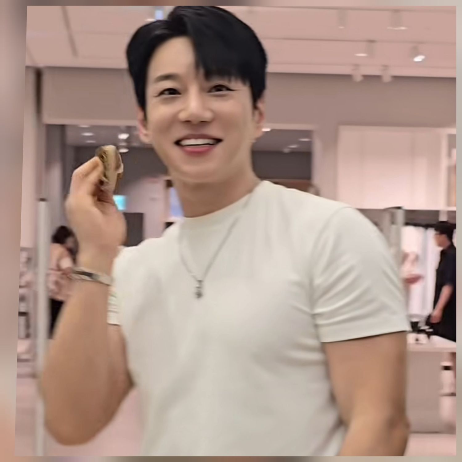 Recent activity shot of Hwang Chiyeol
