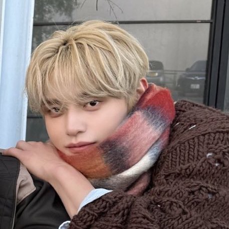 キム・ジウン (ZEROBASEONE)の最新写真