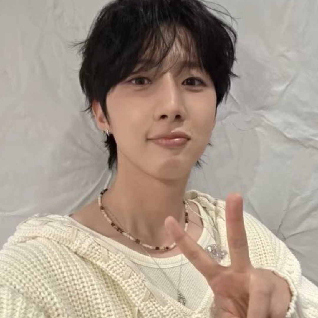 Latest photo of Hui (PENTAGON)