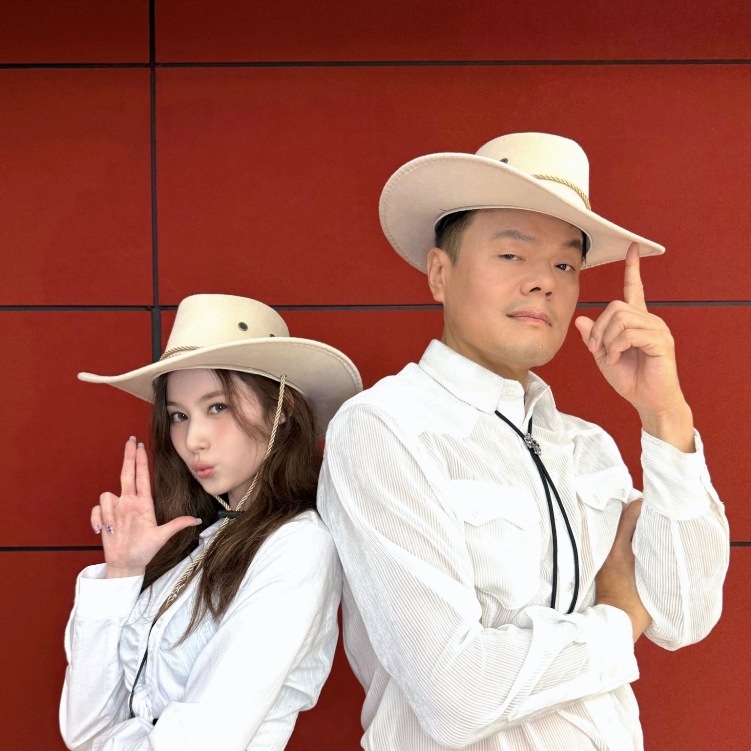 Behind-the-scenes cut of TWICE