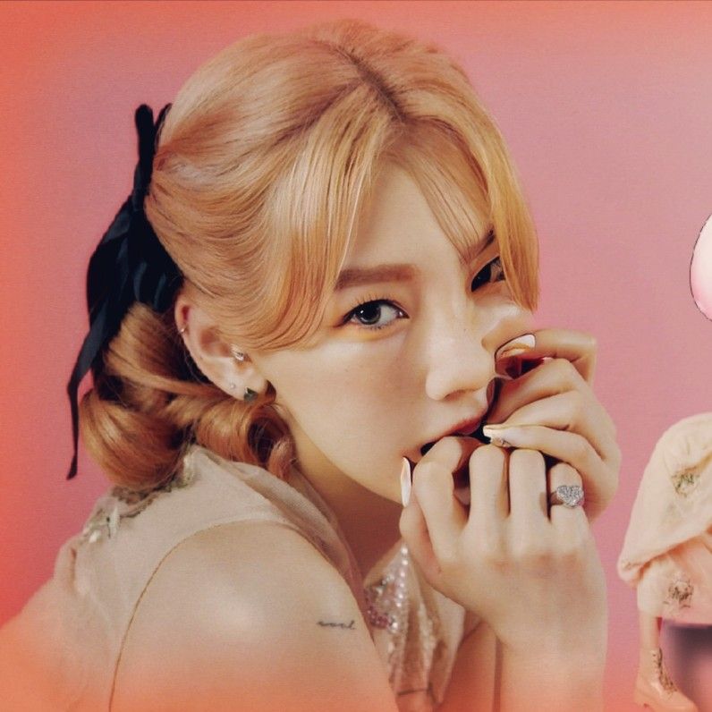 Behind-the-scenes cut of Taeyeon (Girls' Generation)
