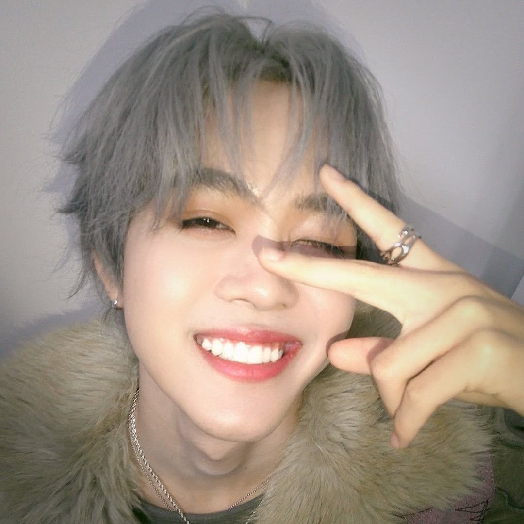 A moment captured by THI-O (NexT1DE)'s fan